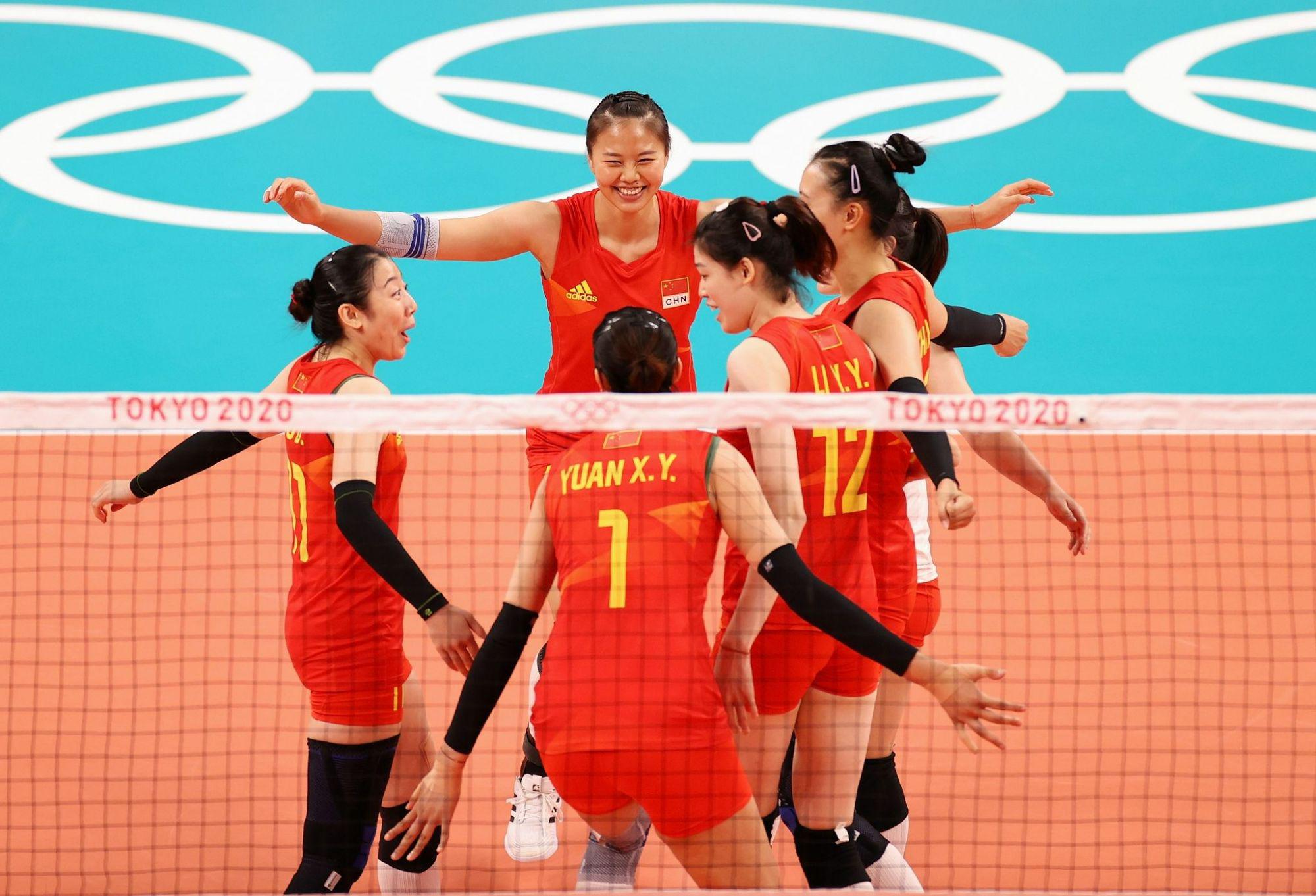 中国女排3名冠军球员宣布退出，蔡斌很无奈，首战压力很大！(4)