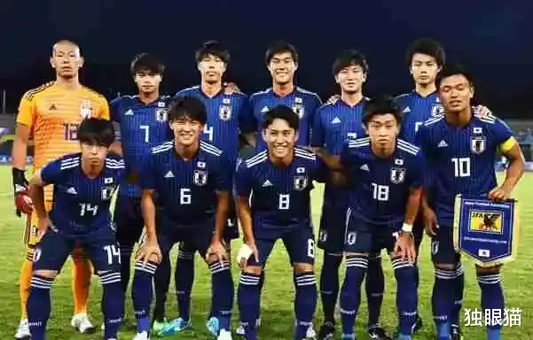 麒麟杯，日本男足0: 1不敌巴西，说明了三点问题(1)