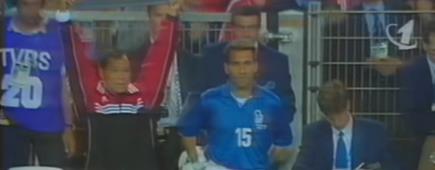 维耶里梅开二度，皮耶罗埃托奥世界杯首秀，意大利三球胜喀麦隆(19)