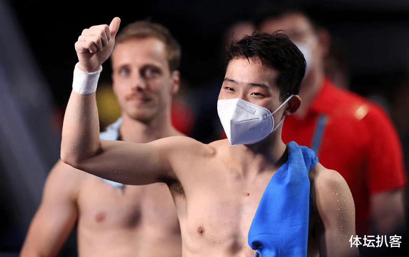 爆大冷！中国世界冠军2次重大失误，裁判打4.5分，教练黑脸离开(3)