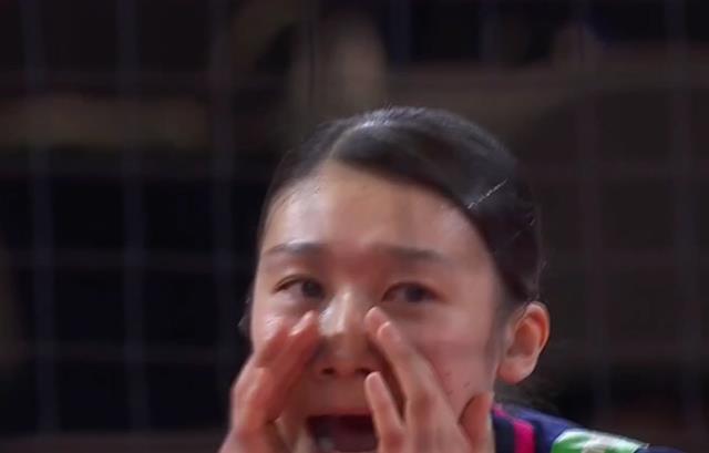 1-3！日本女排又输了，3连败！赛后全队士气低沉，对方兴奋庆祝(1)