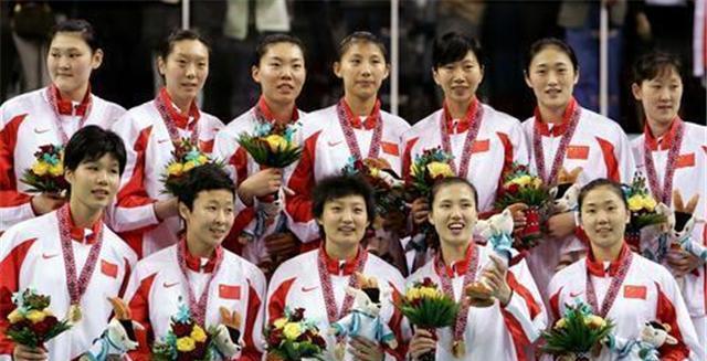 中国女排痛失亚特兰大奥运会冠军，是因为肖建华因病退出的原因吗(4)