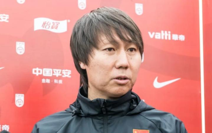 武汉长江首轮状态不佳，欲更换教练组，签下广州队球员！(2)