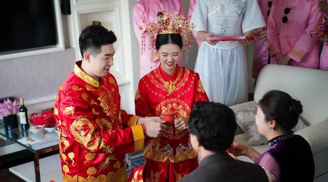 婚礼现场中国女排美女主攻手张常宁笑得太甜了，幸福挂在脸上(6)