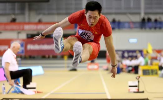 10秒50！中国飞人闪耀瑞士，石雨豪100米连续夺冠，转项后太强了(4)