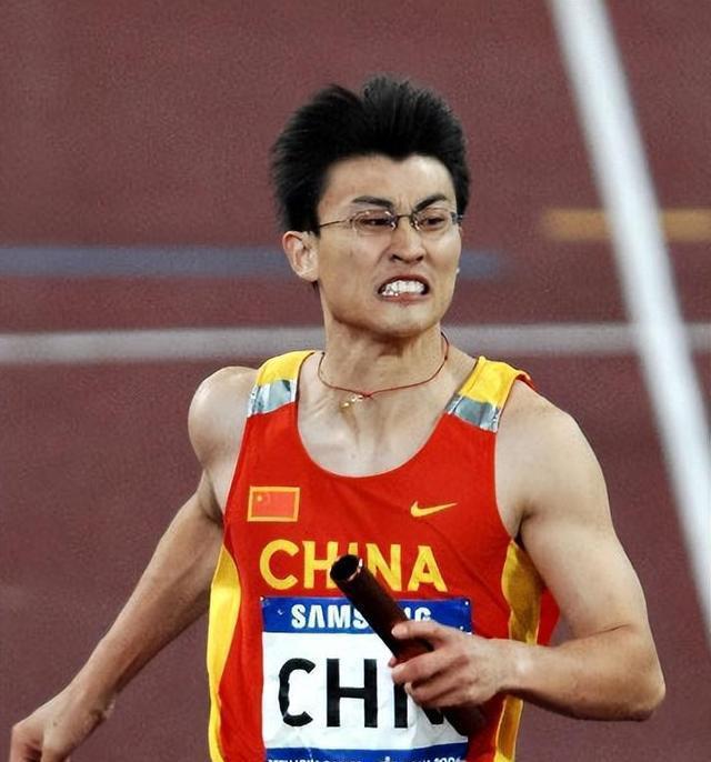 眼镜飞人胡凯：18岁才练习百米却加冕世界冠军，如今是清华副教授(5)