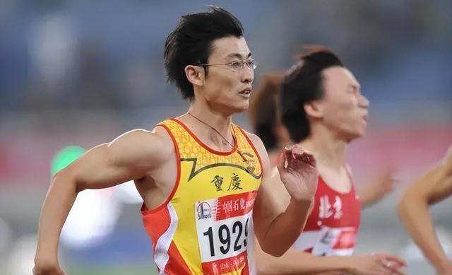 眼镜飞人胡凯：18岁才练习百米却加冕世界冠军，如今是清华副教授(20)