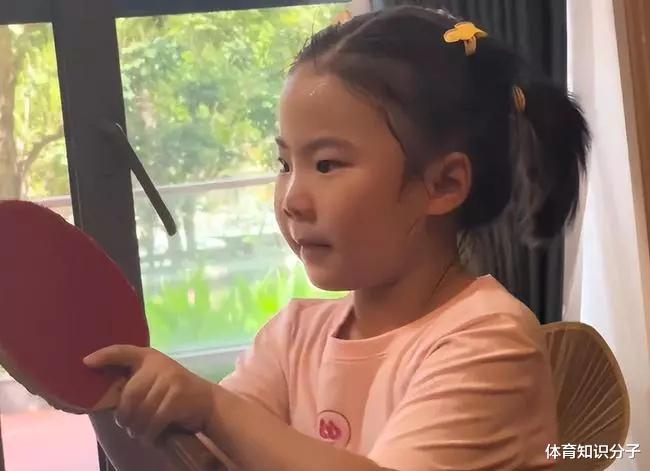 富人孩子不一般！央视报道王楠6岁女儿，网友：普通孩子没这机会(4)