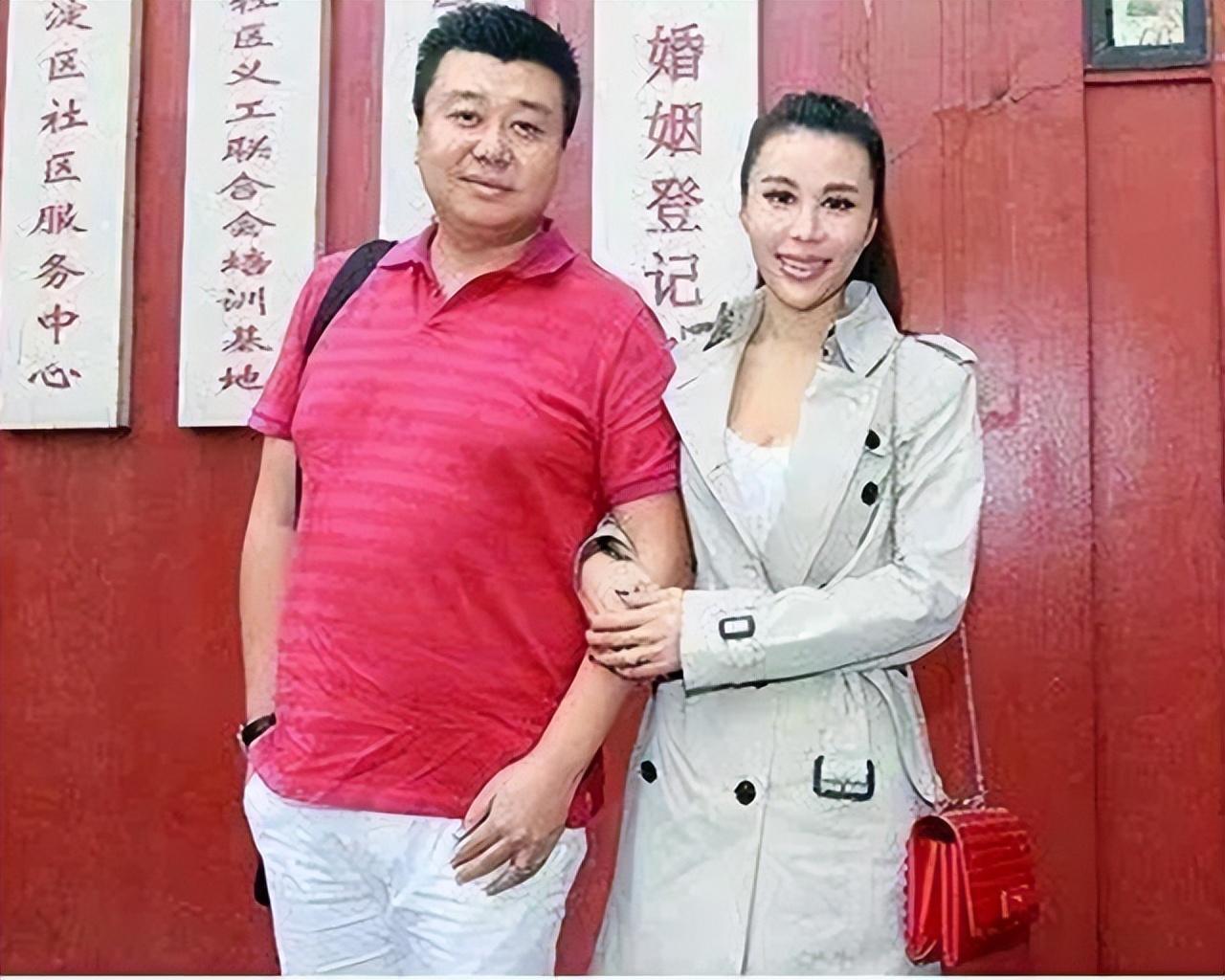 马琳前妻张宁益：离婚获千万家产，转嫁高管，生下2女后定居美国(26)