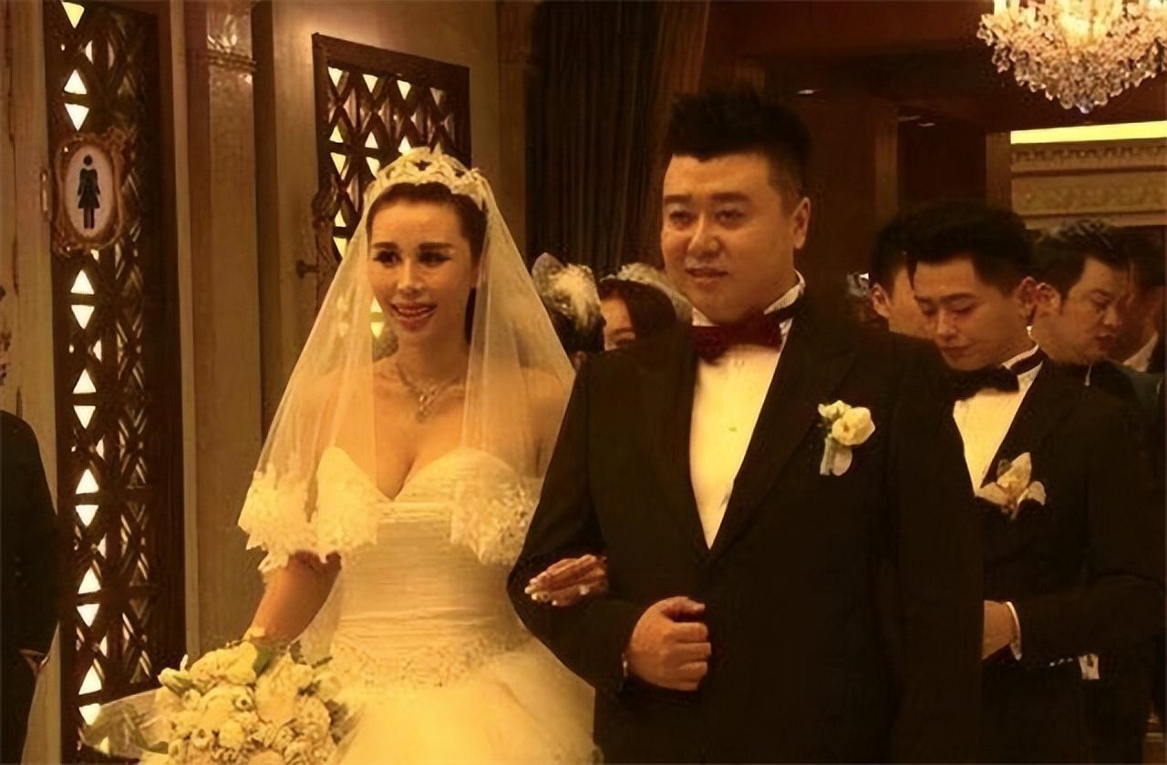 马琳前妻张宁益：离婚获千万家产，转嫁高管，生下2女后定居美国(27)