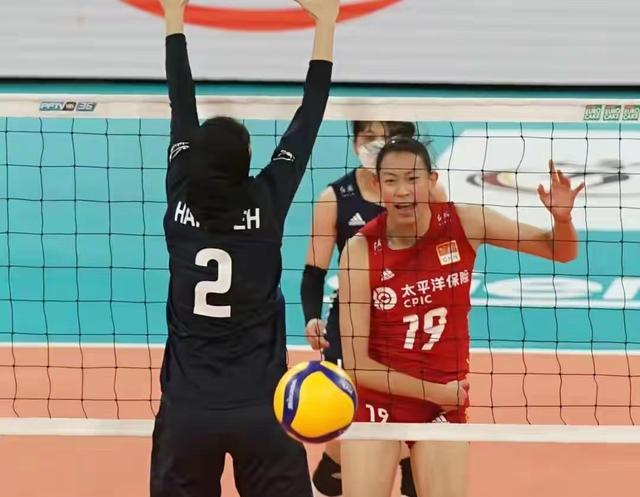 白口罩，黑头巾！女排亚洲杯赛场出现另类场面，中国队战胜伊朗！(6)