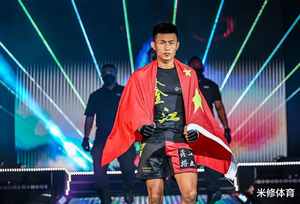 牛！唐凯击败美国“KO狂魔”，成为中国首位男子综合格斗世界冠军(3)