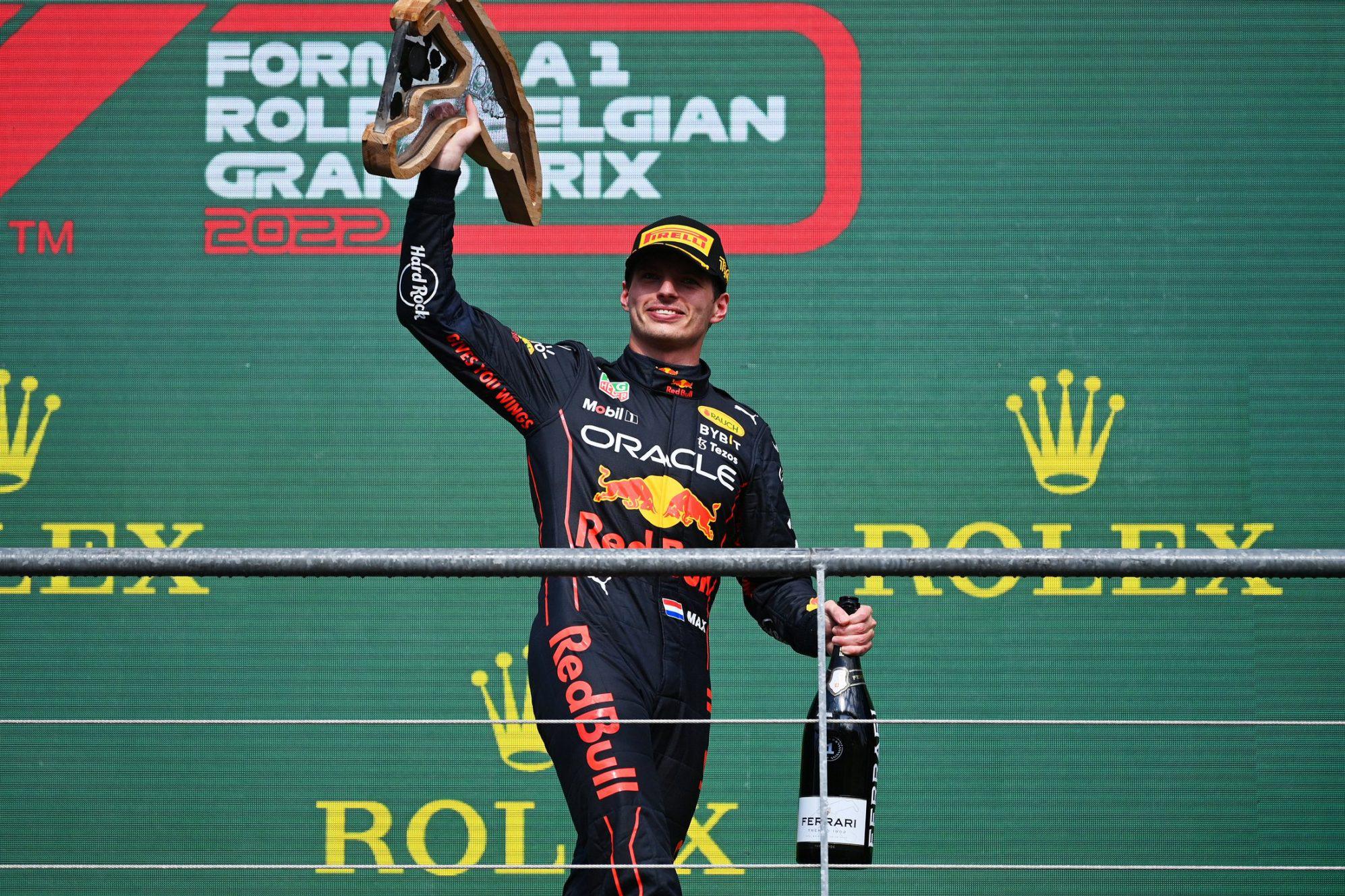 F1比利时大奖赛：维斯塔潘第14位发车强势夺冠(1)