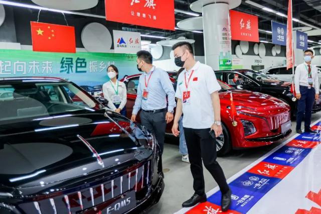 2022首届中国新能源汽车耐力赛“湘辣”启动(11)
