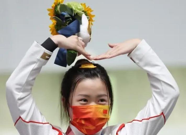 恭喜，奥运冠军杨倩走上新岗位！23岁成思政导师+特聘名师，无缘世锦赛(1)