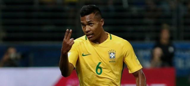 临阵换将！阿莱士·桑德罗因伤退出巴西队，蒂特补招雷南·洛迪(1)
