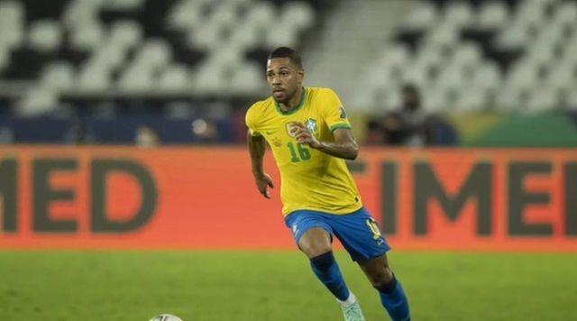 临阵换将！阿莱士·桑德罗因伤退出巴西队，蒂特补招雷南·洛迪(2)