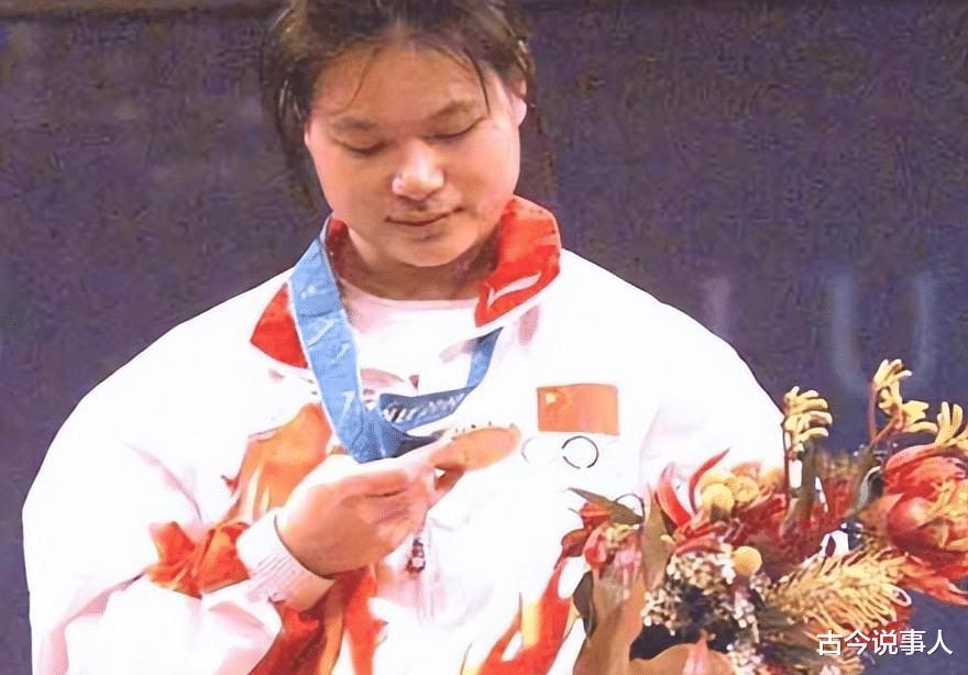 奥运冠军陈晓敏：退役后不顾劝阻，奖牌卖了399万，全家移民国外(1)