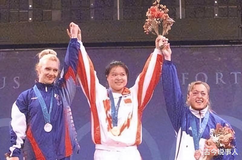 奥运冠军陈晓敏：退役后不顾劝阻，奖牌卖了399万，全家移民国外(8)