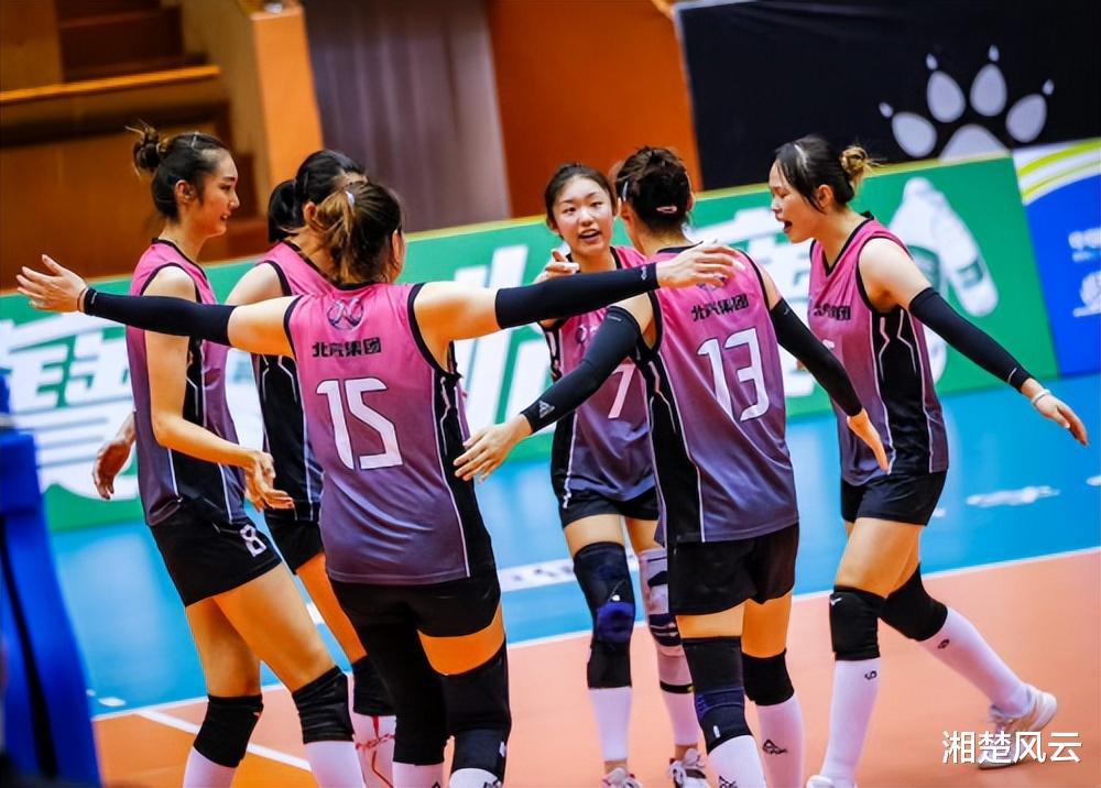 毫无悬念，上海女排3-0赢了北京队，卫冕冠军与山东队争第五名(6)