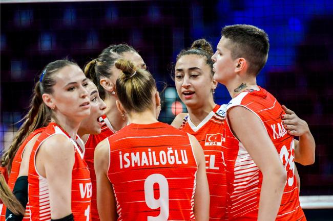 女排世锦赛B组波兰全胜领跑 土耳其3-2挫多米尼加(1)
