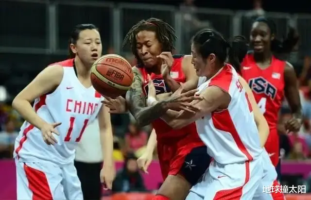 中国女篮61：83负于美国无缘冠军，场上球员评分(2)