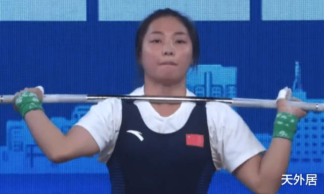 17岁高三女孩超越世界纪录！央视关注，中国举重队又出神将(1)