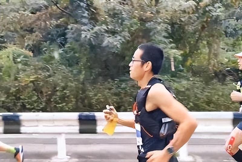中国超马纪录保持者梁晶：被日本冠军称为英雄，31岁在赛场上遇难(14)