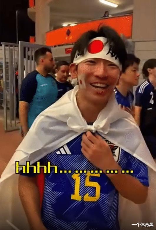 日本球迷被问“给中国足球建议”，原地尬笑十几秒：我们一起出线(4)
