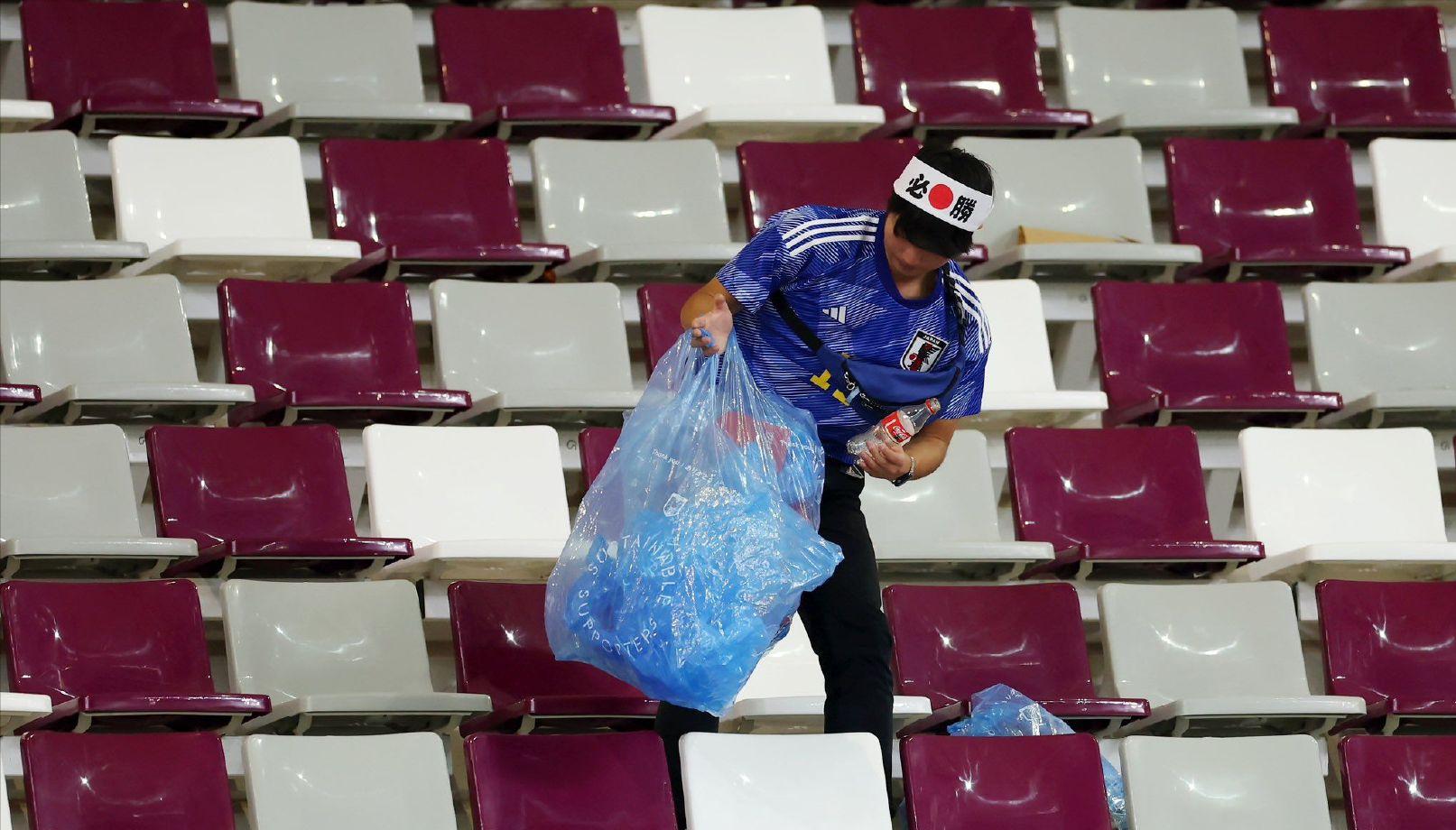 日本球迷捡垃圾 台媒比日媒还卖力吹捧：世界杯的真正赢家(2)