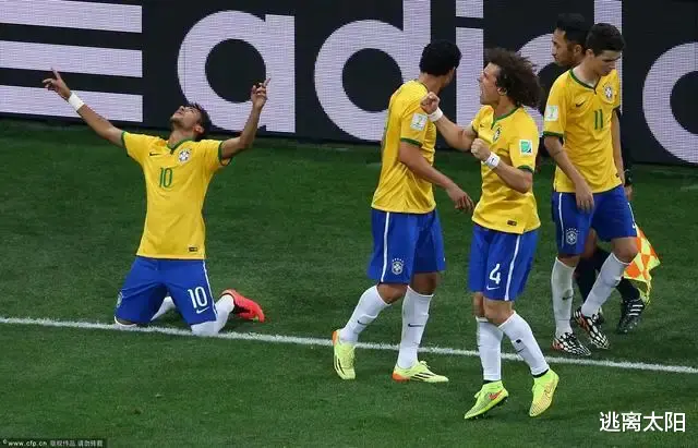 巴西被黑了，世界杯再现争议一幕，主裁判不看回放吹掉维尼修斯的进球(3)