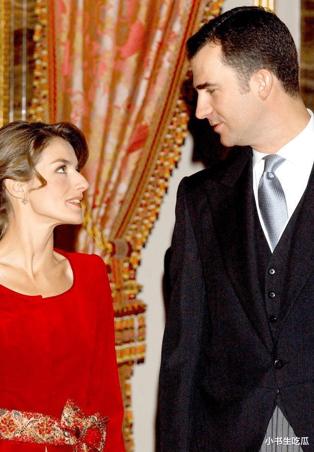 西班牙国王是个性情中人！和二婚王后恩爱18年，替王储女儿追星(23)