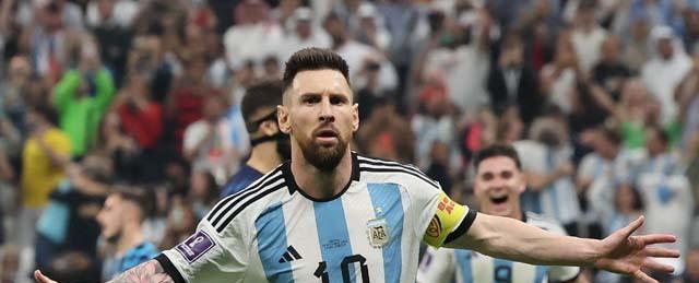 阿根廷夺冠稳了？梅西将捧起大力神杯，成为足坛历史第一人！(1)