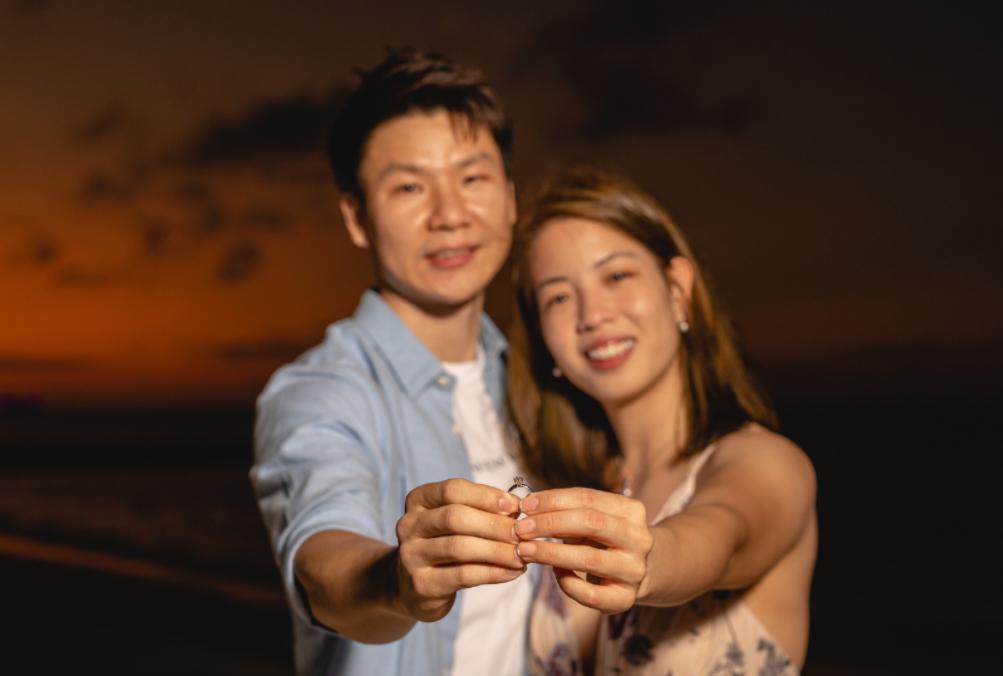 又一对冠军夫妇！32岁世界冠军求婚成功：在马尔代夫海滩浪漫求婚(4)