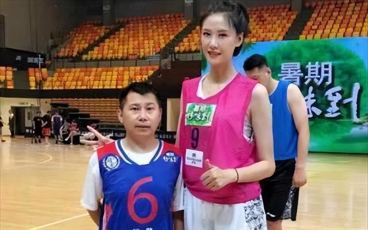 梁天云：被称为中国女篮小巨人，身高1米97，退役后嫁一东北小哥(2)