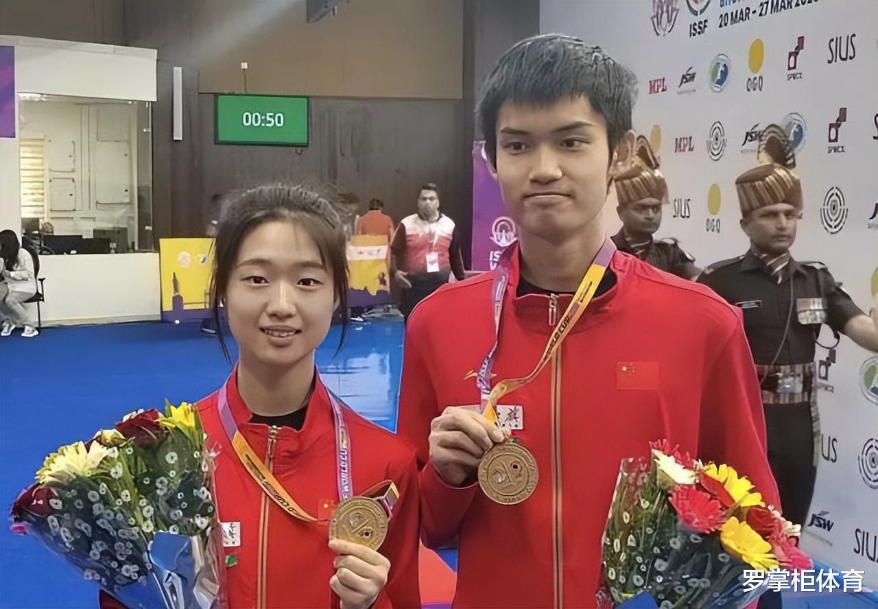 祝贺！中国17岁女孩又夺冠，金牌战狂虐美国名将，男队包揽冠亚军(2)