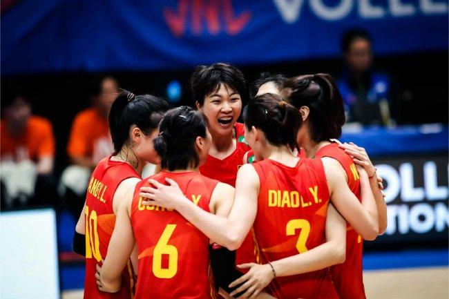 世联赛中国女排3-2险胜巴西 力夺2023赛季开门红(1)