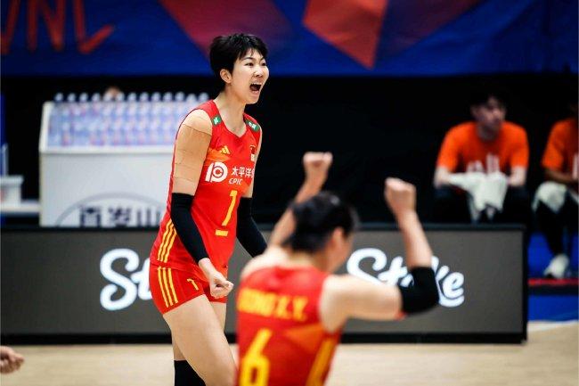 女排世联赛中国3-1挫荷兰赢得3连胜 李盈莹夺27分(1)