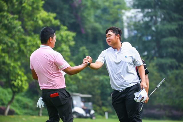 高尔夫全锦赛冠军落幕 上海男队陕西女队分获冠军(4)