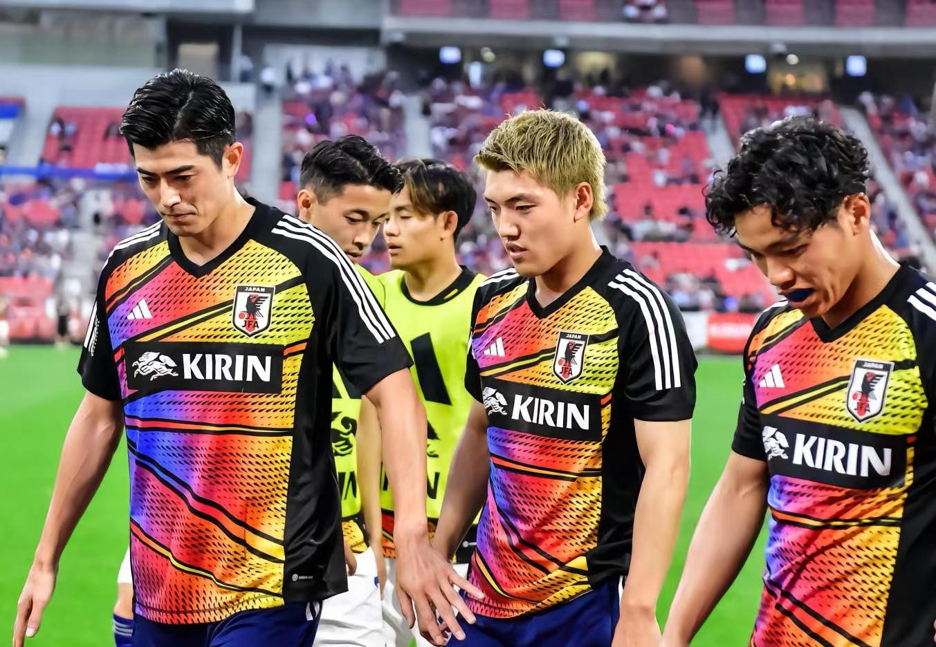 亚足联身价最高6-10名球员：韩国22岁新星上榜，三球王排名第6(3)