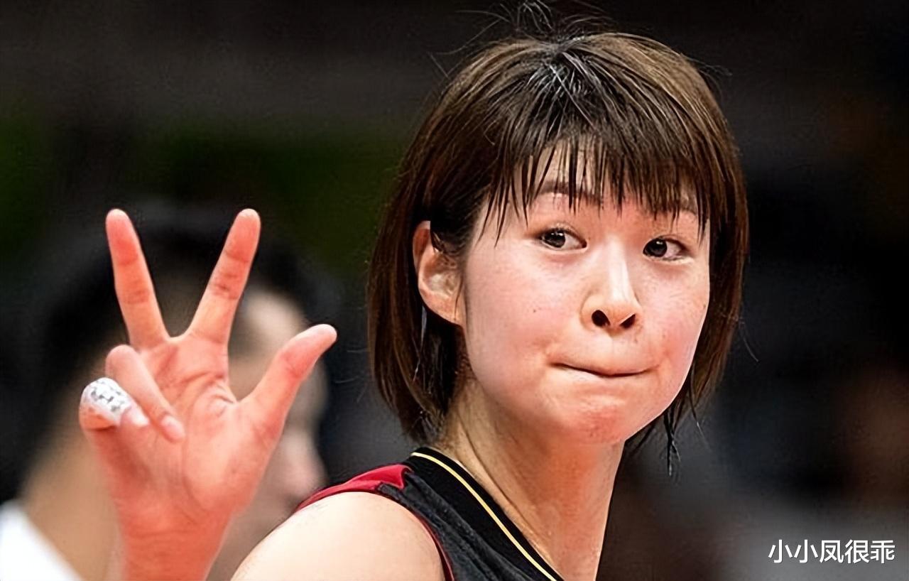 37岁日本排球女神闪婚，老公貌如野兽，粉丝悲痛：癞蛤蟆吃天鹅肉(16)