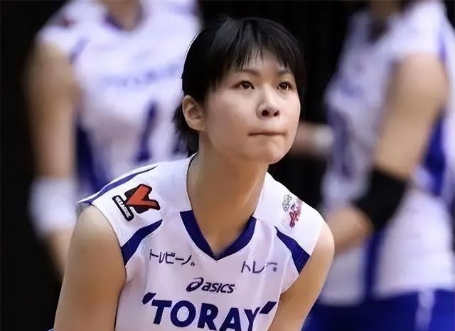 日本第一排球女神婚后生活曝光！37岁如少女，老公颜值一言难尽(3)