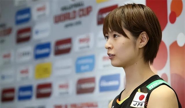 日本第一排球女神婚后生活曝光！37岁如少女，老公颜值一言难尽(11)