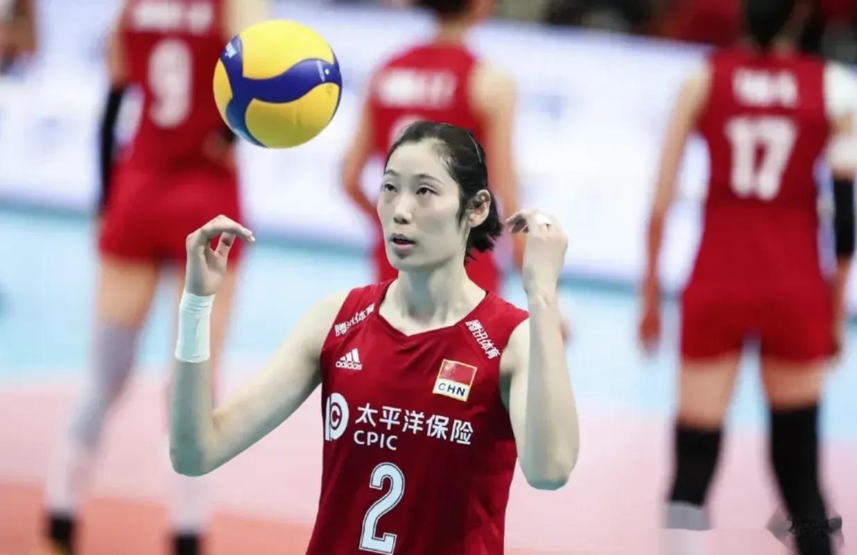有媒体报道：朱婷的手腕已经康复。中国女排核心队员朱婷重返国家队.备战巴黎奥运会。(3)