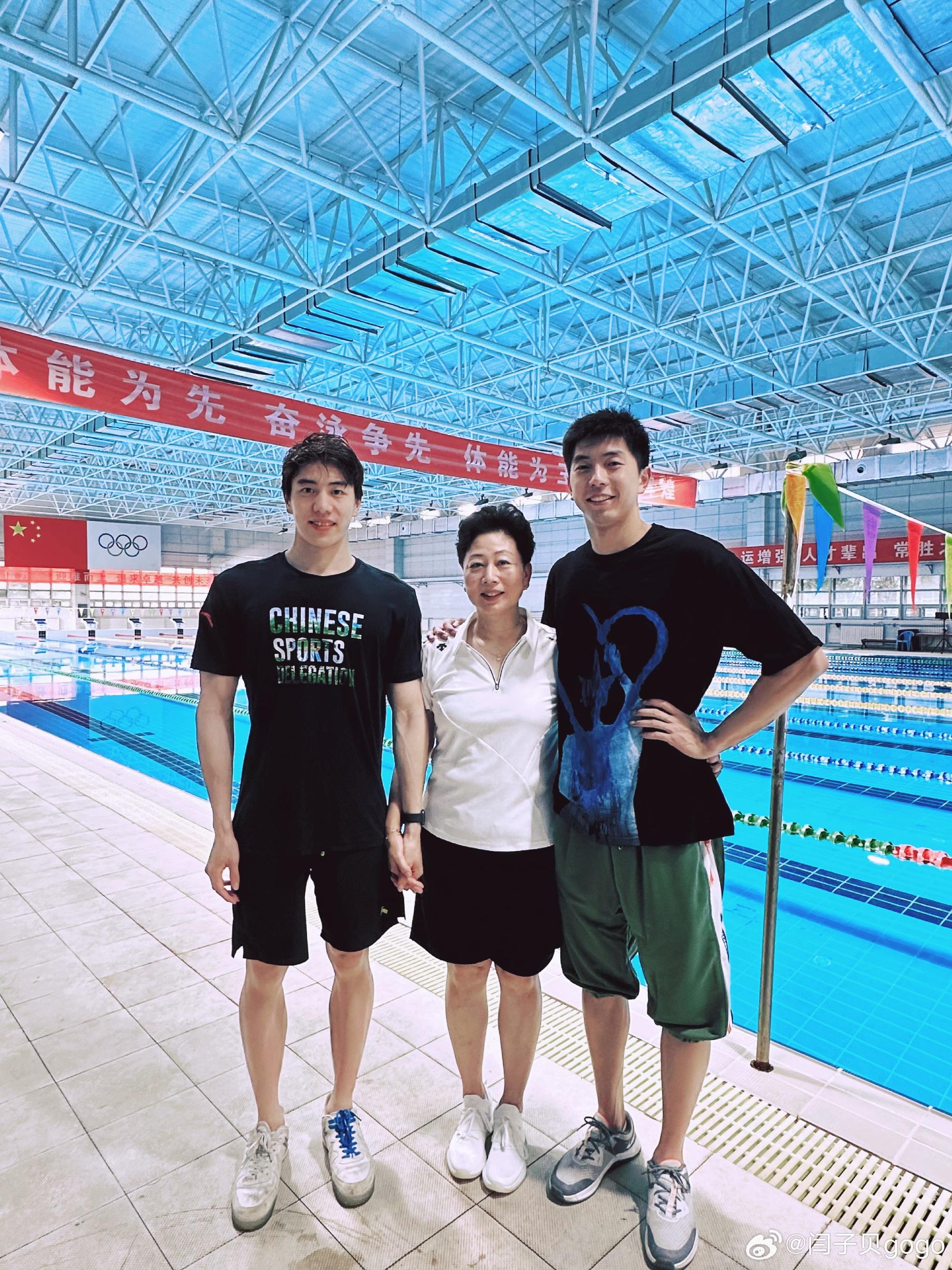 天才井喷！中国泳军一战诞生四位新科世界冠军，最年轻的未满18岁(1)