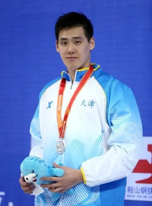 中国泳坛最帅的10个游泳运动员
1、宁泽涛，世锦赛100米自由泳冠军
2、汪顺，(9)