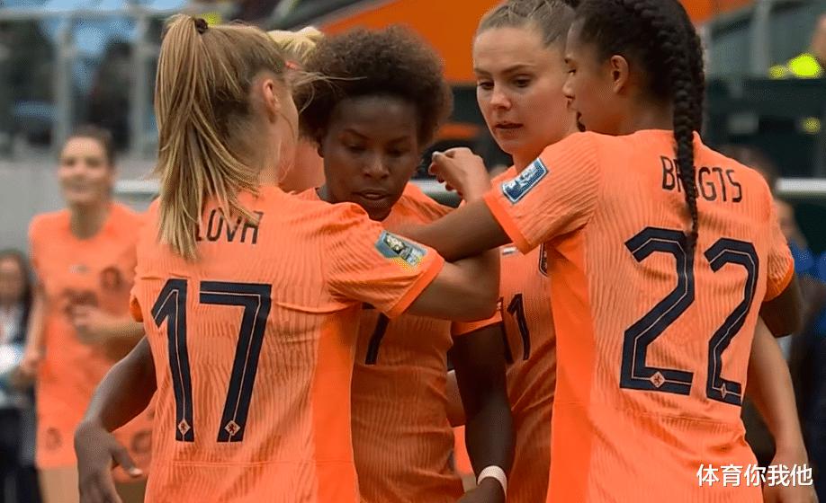 0-2！非洲黑马单刀不进被淘汰，荷兰队进八强，下轮对阵西班牙(3)