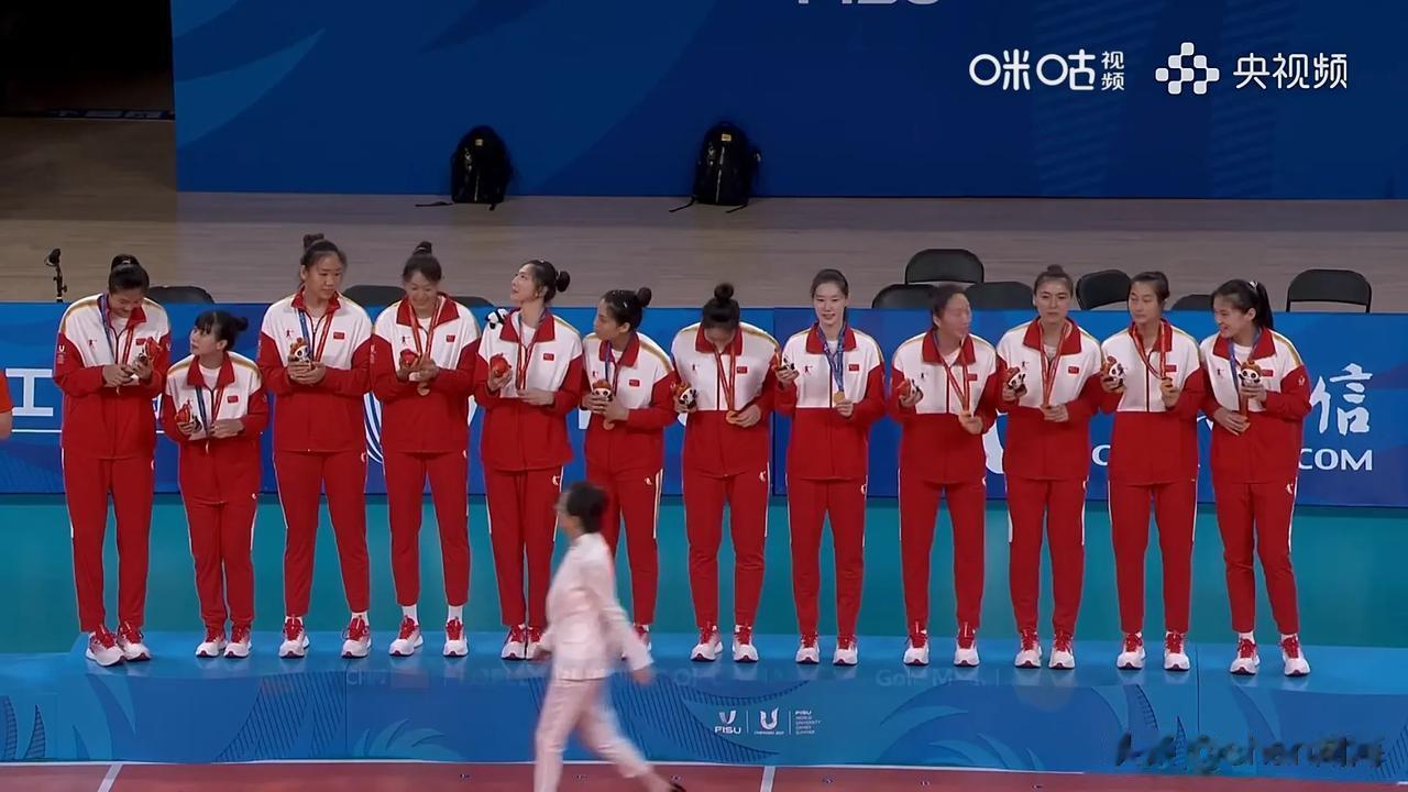 中国女排3-0日本夺得大运会冠军，全场数据统计一览：

吴梦洁：15分，扣球13(3)