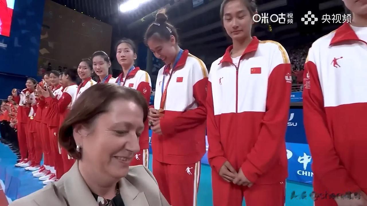 中国女排3-0日本夺得大运会冠军，全场数据统计一览：

吴梦洁：15分，扣球13(6)
