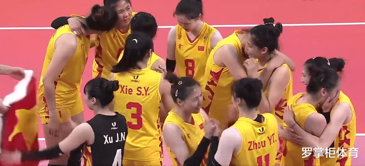 祝贺！中国女排3-0日本夺冠，姑娘们喜极而泣，3位新人表现真抢眼(1)